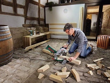 Bosch Home and Garden PCM 8 Kapp und Gehrungssäge 