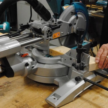 Makita Kapp und Gehrungssäge LS1018L