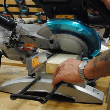 Makita Kapp und Gehrungssäge LS1018L